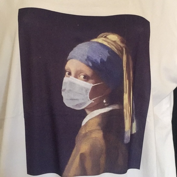 Tops - Great Art T-SHIRT Girl with face mask